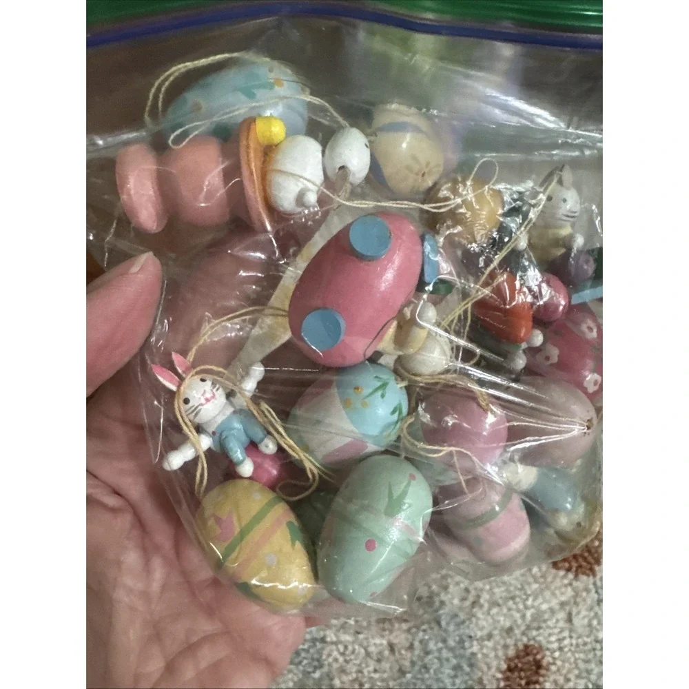 Vintage Easter Egg Wire Tree With Wooden Rabbit Egg Ornaments